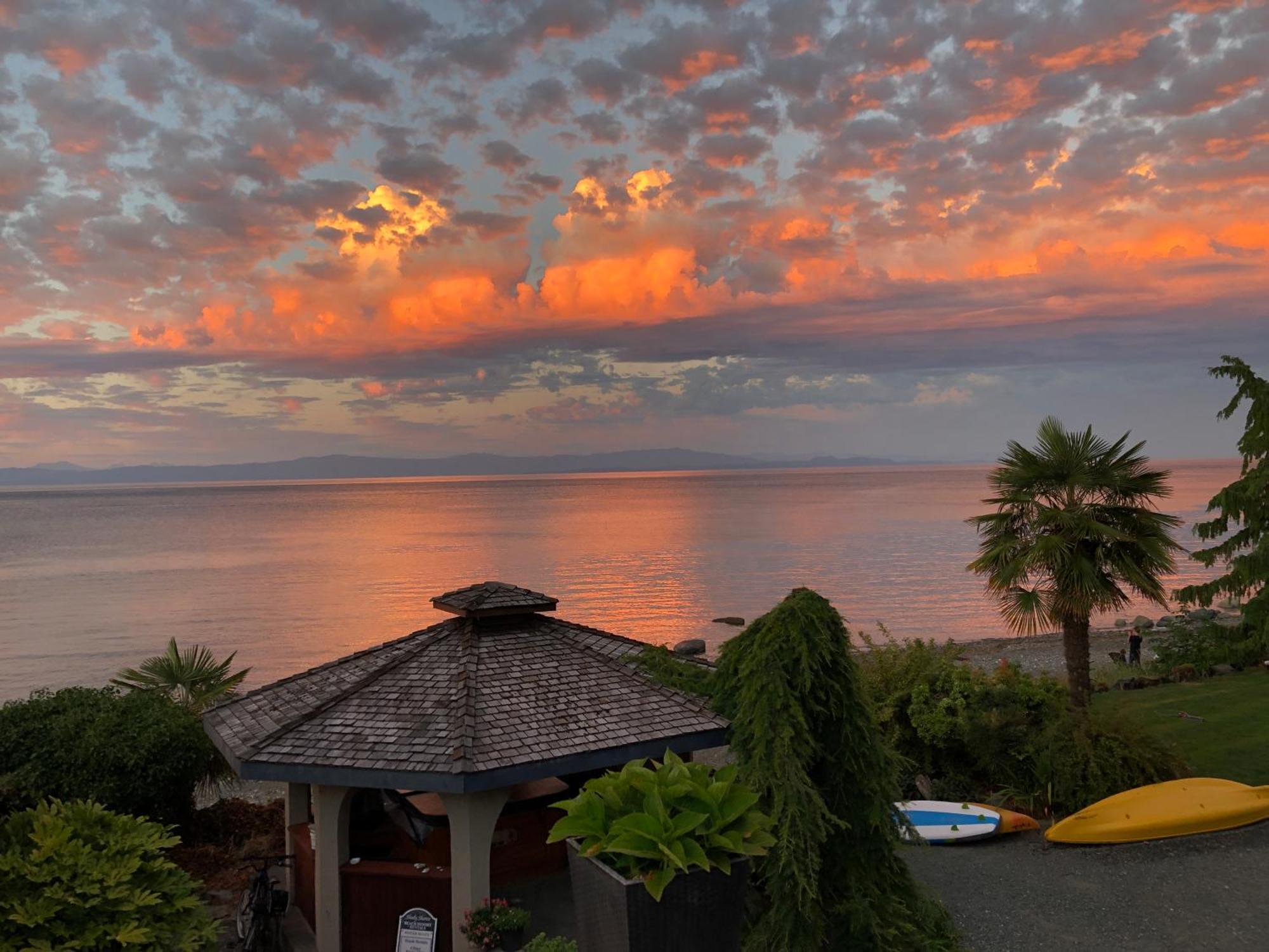 Qualicum Breeze Beach Resort Bowser Kültér fotó